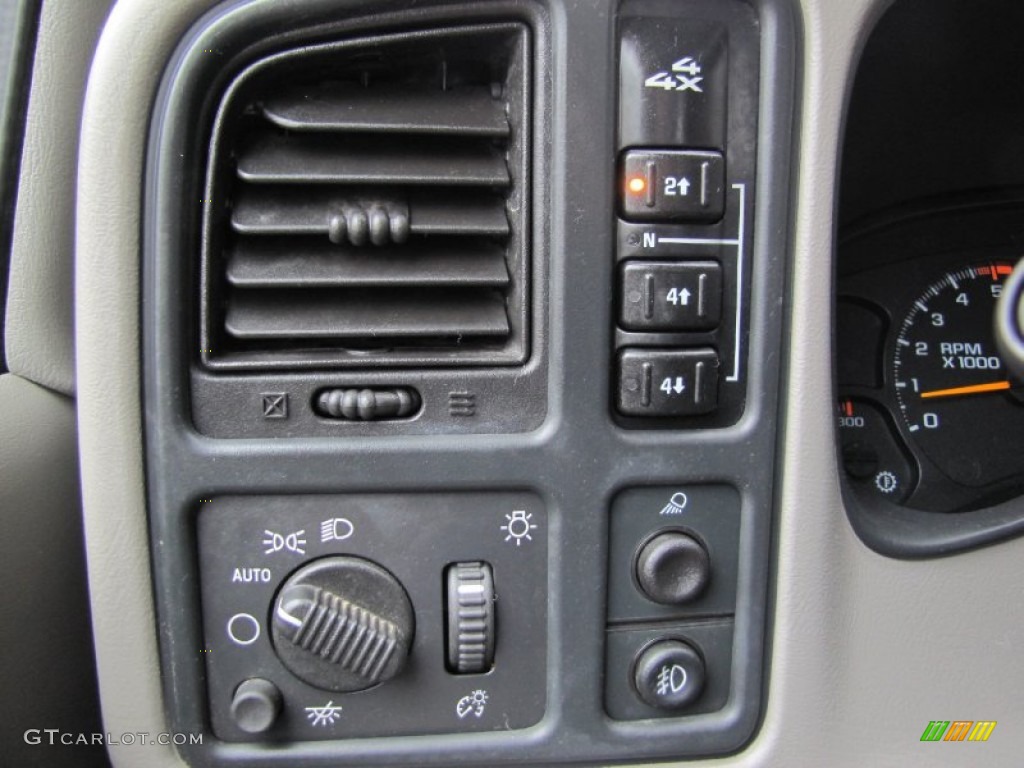 2004 Chevrolet Silverado 2500HD LT Extended Cab 4x4 Controls Photo #55368600