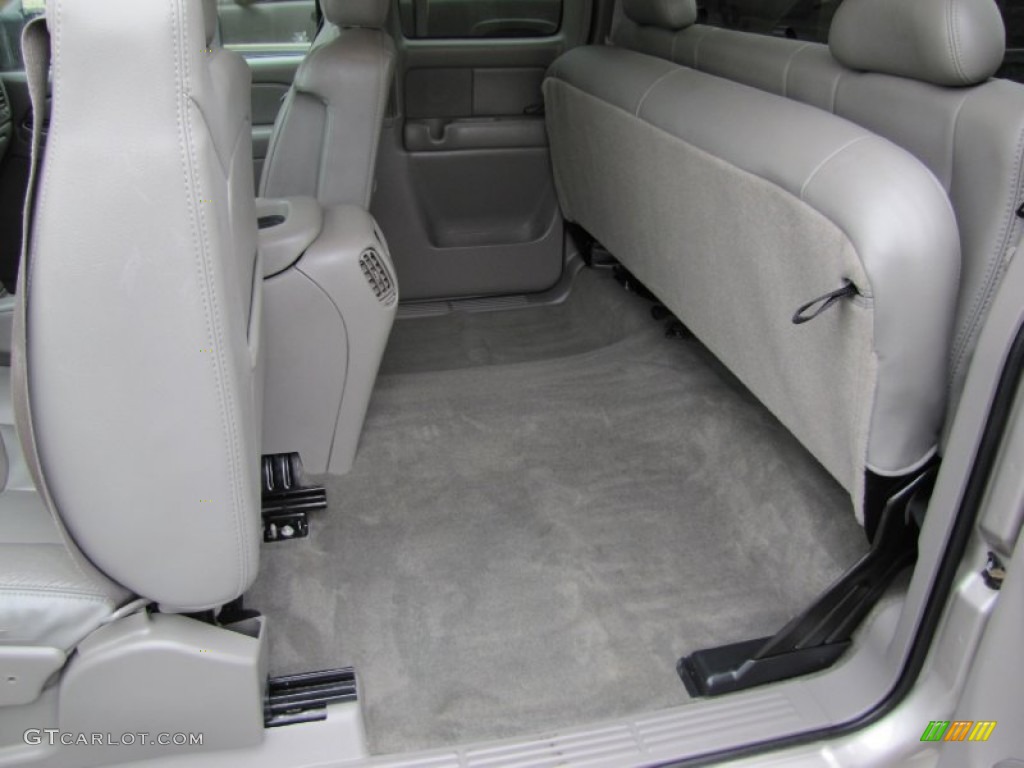 Medium Gray Interior 2004 Chevrolet Silverado 2500HD LT Extended Cab 4x4 Photo #55368681