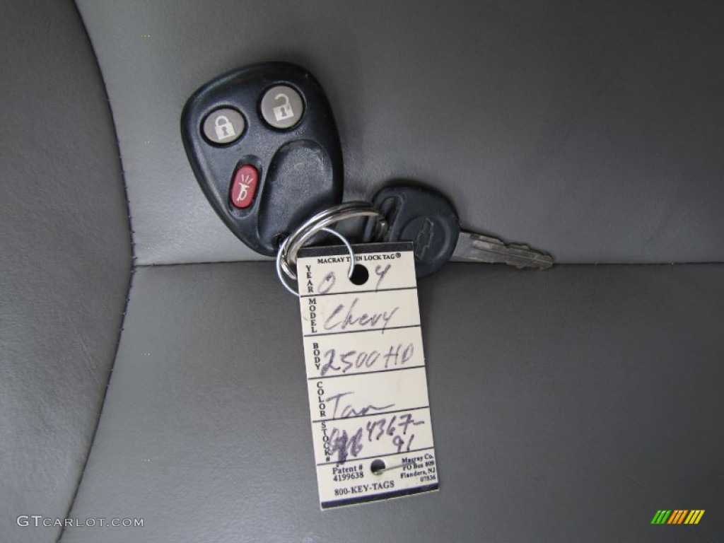2004 Chevrolet Silverado 2500HD LT Extended Cab 4x4 Keys Photo #55368789