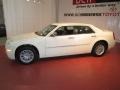 Cool Vanilla White - 300 Touring Photo No. 3