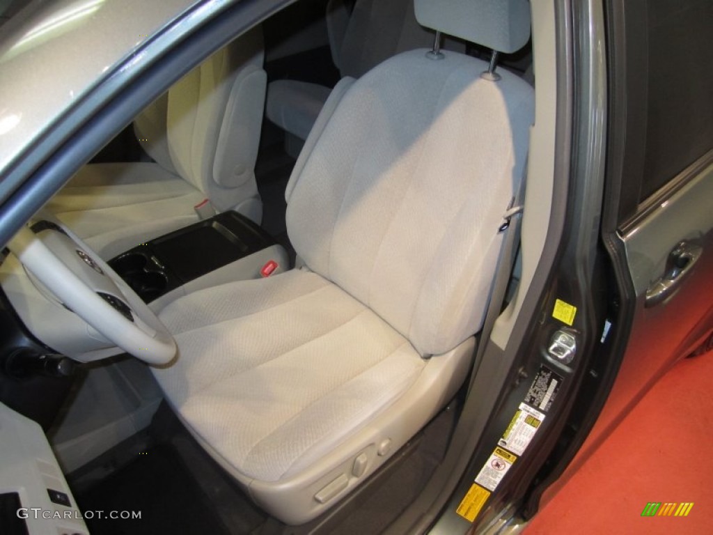 2011 Sienna LE AWD - Cypress Green Pearl / Bisque photo #7