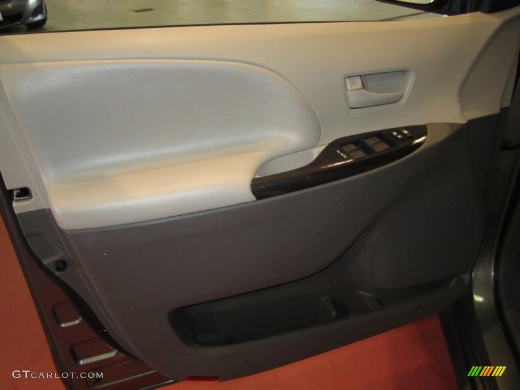 2011 Sienna LE AWD - Cypress Green Pearl / Bisque photo #12