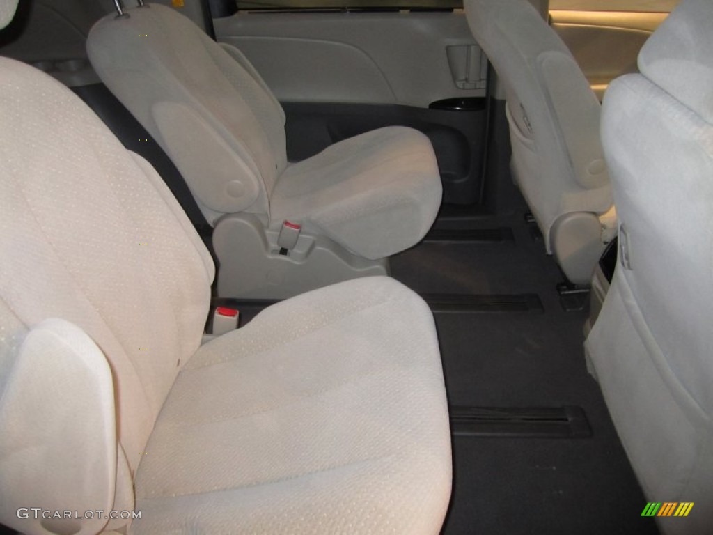 2011 Sienna LE AWD - Cypress Green Pearl / Bisque photo #23