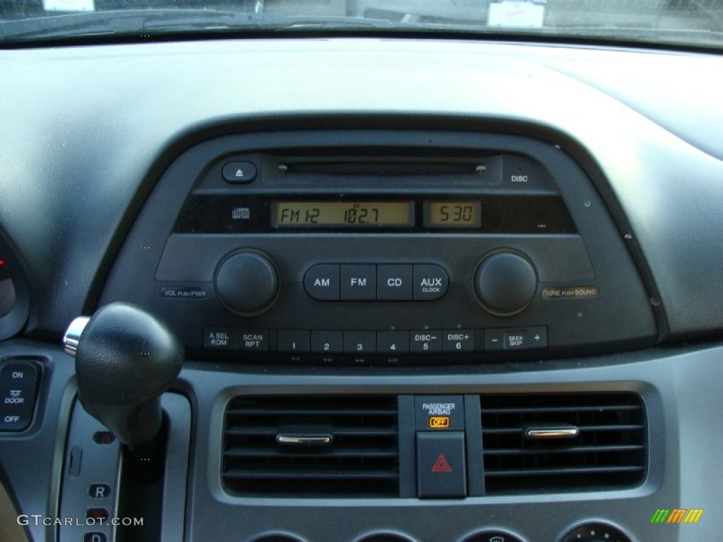 2005 Honda Odyssey LX Audio System Photo #55376331