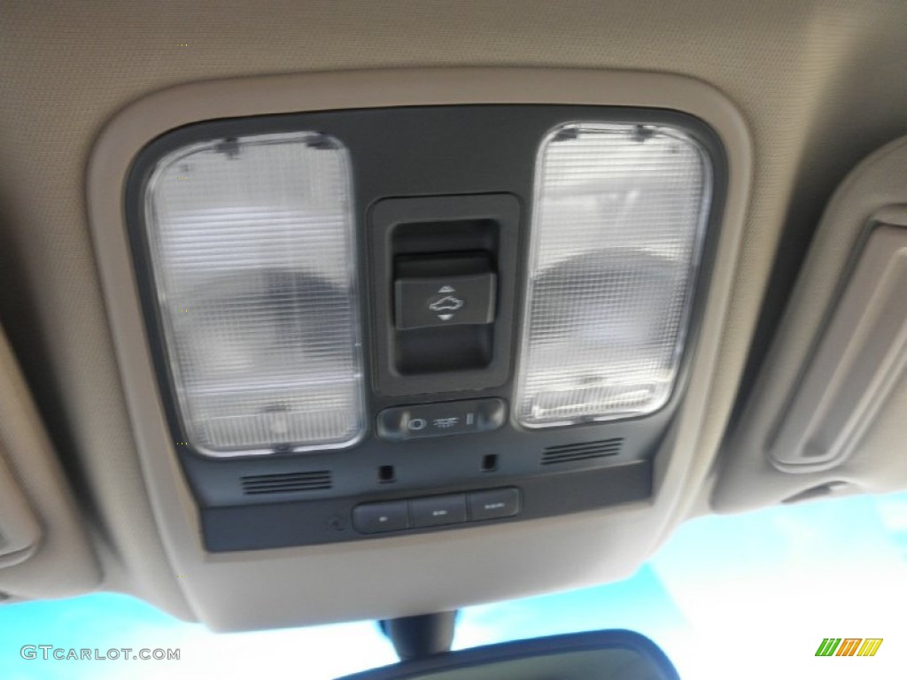 2004 MDX  - Aspen White Pearl / Saddle photo #12