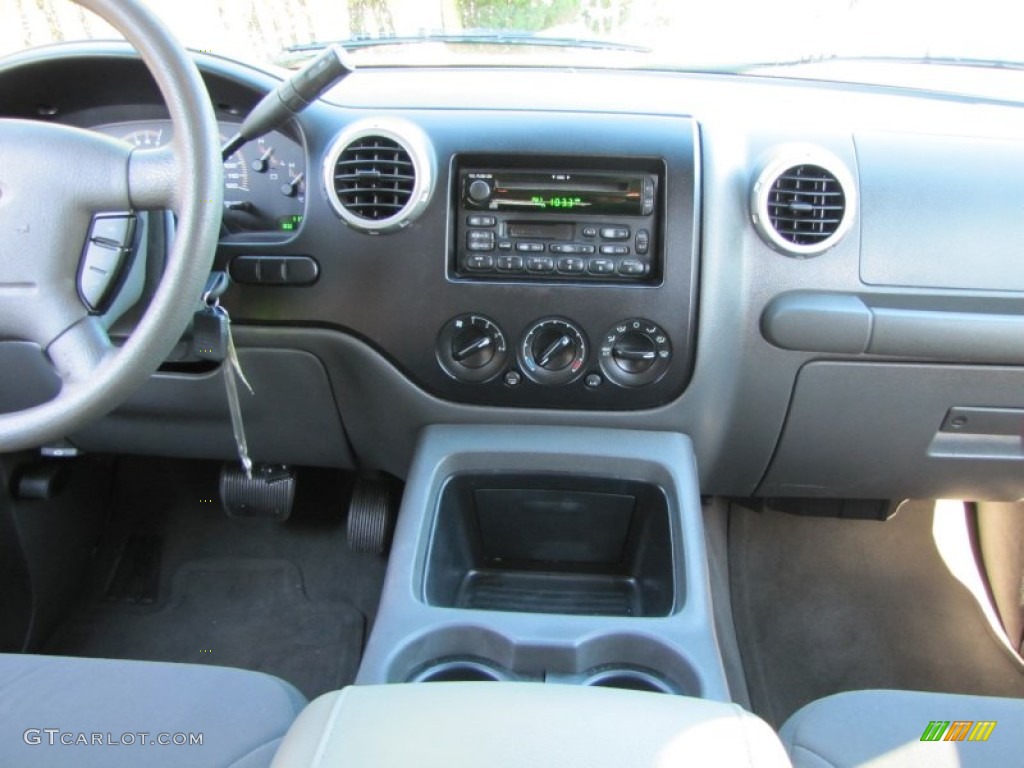 2003 Expedition XLT - Silver Birch Metallic / Flint Grey photo #11