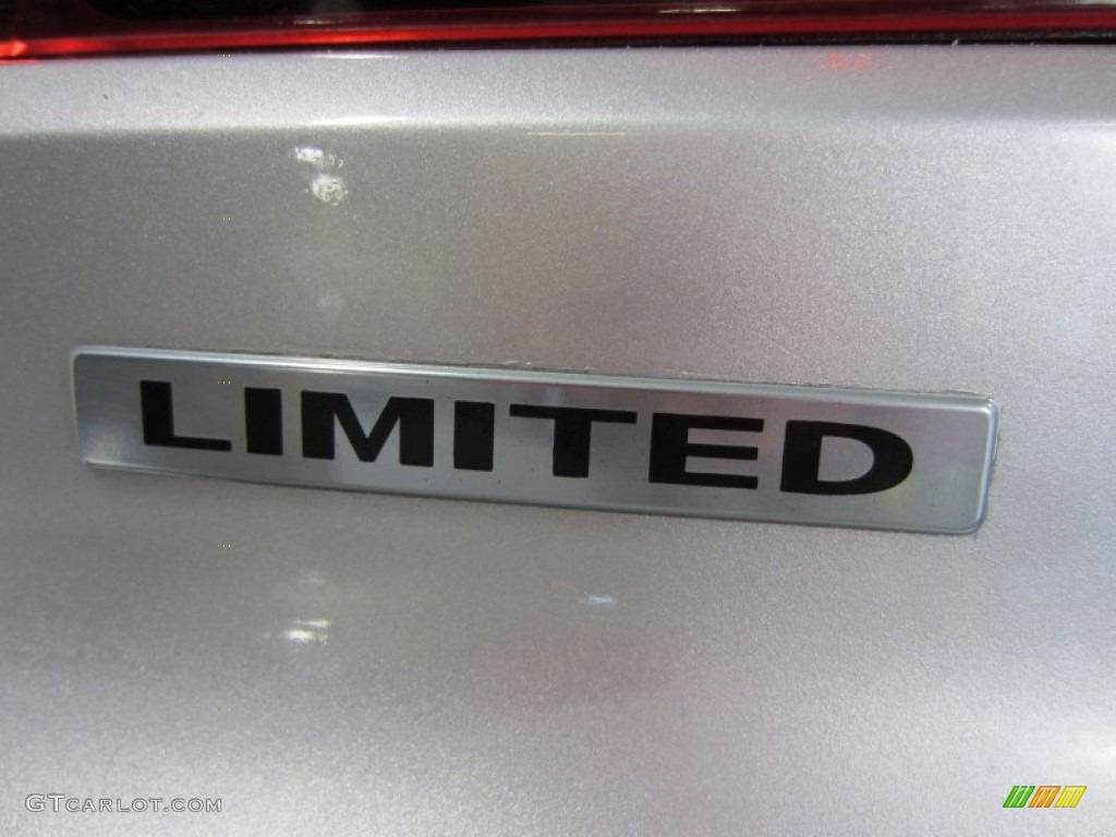 2008 Chrysler Sebring Limited Sedan Marks and Logos Photos