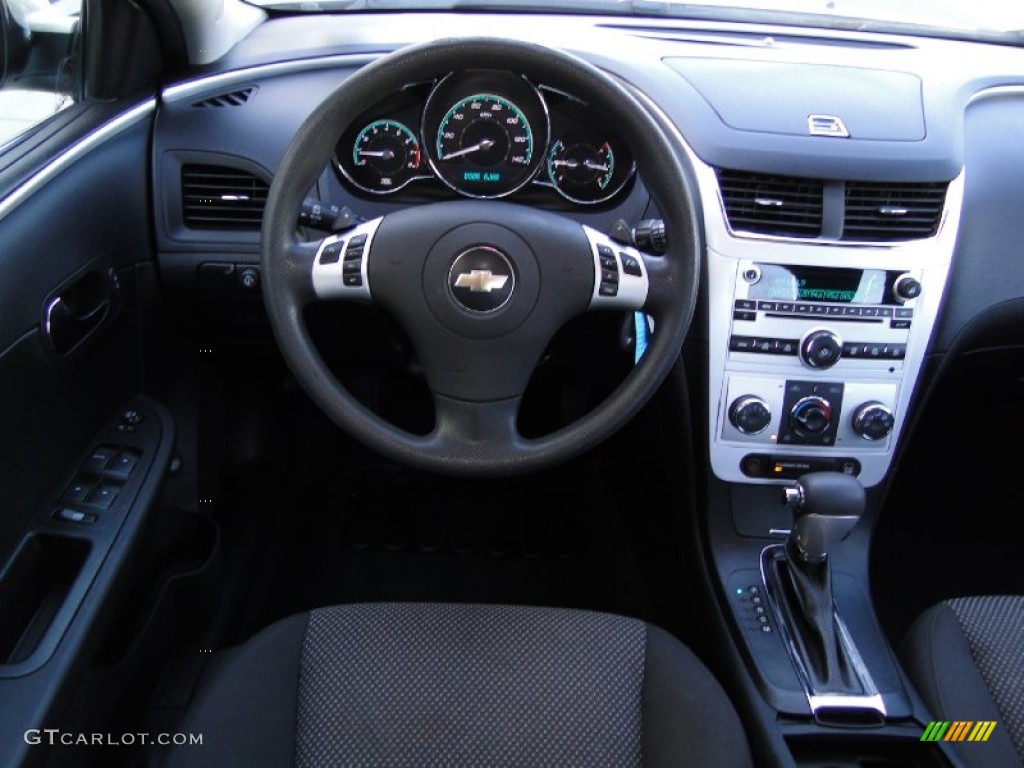 2010 Malibu LT Sedan - Gold Mist Metallic / Titanium photo #18