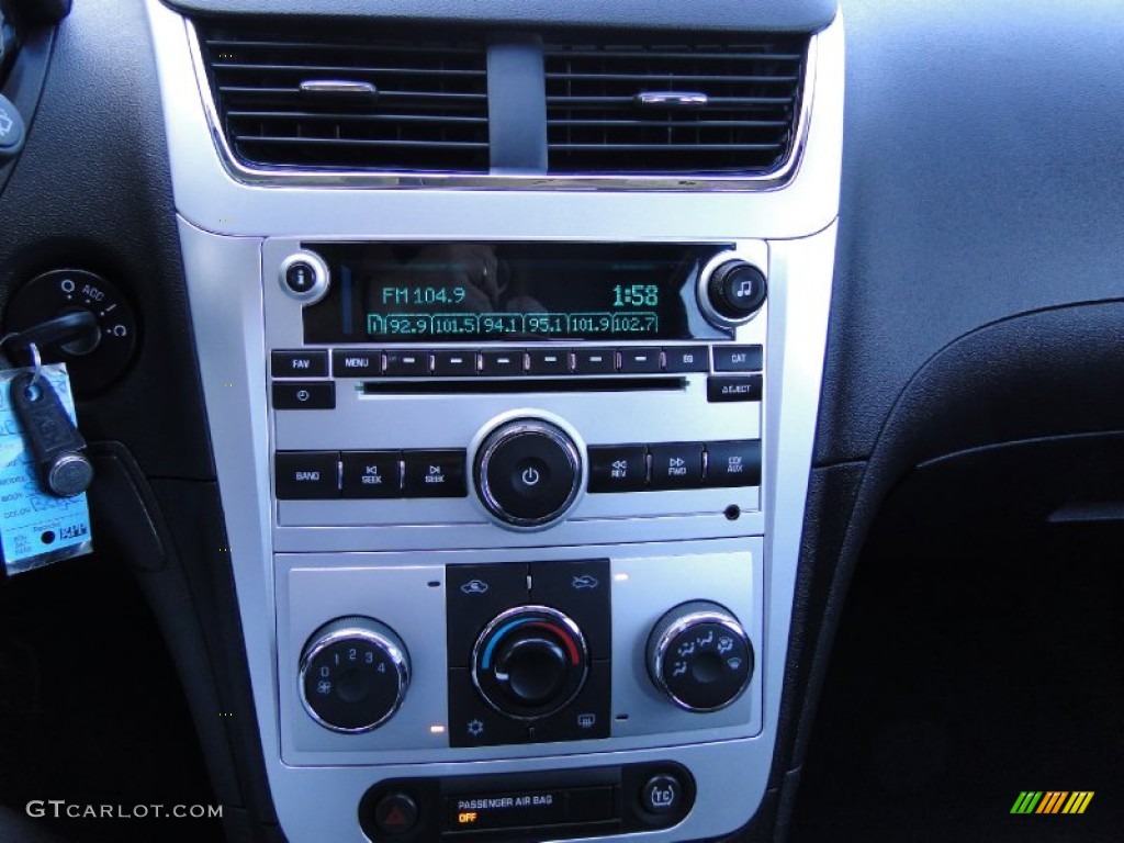 2010 Malibu LT Sedan - Gold Mist Metallic / Titanium photo #19