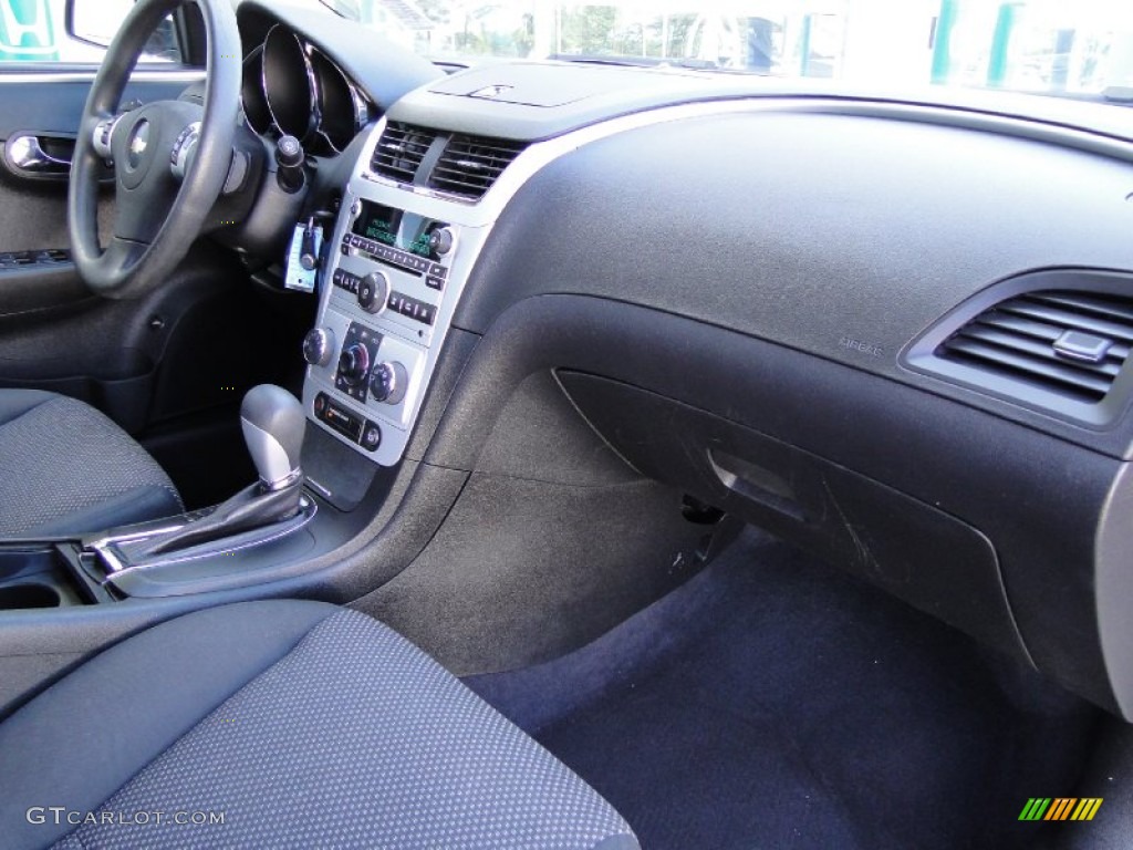 2010 Malibu LT Sedan - Gold Mist Metallic / Titanium photo #23