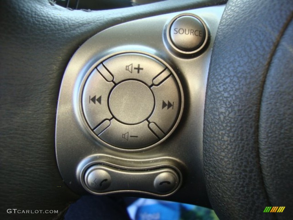 2011 Nissan Cube 1.8 SL Controls Photo #55387422