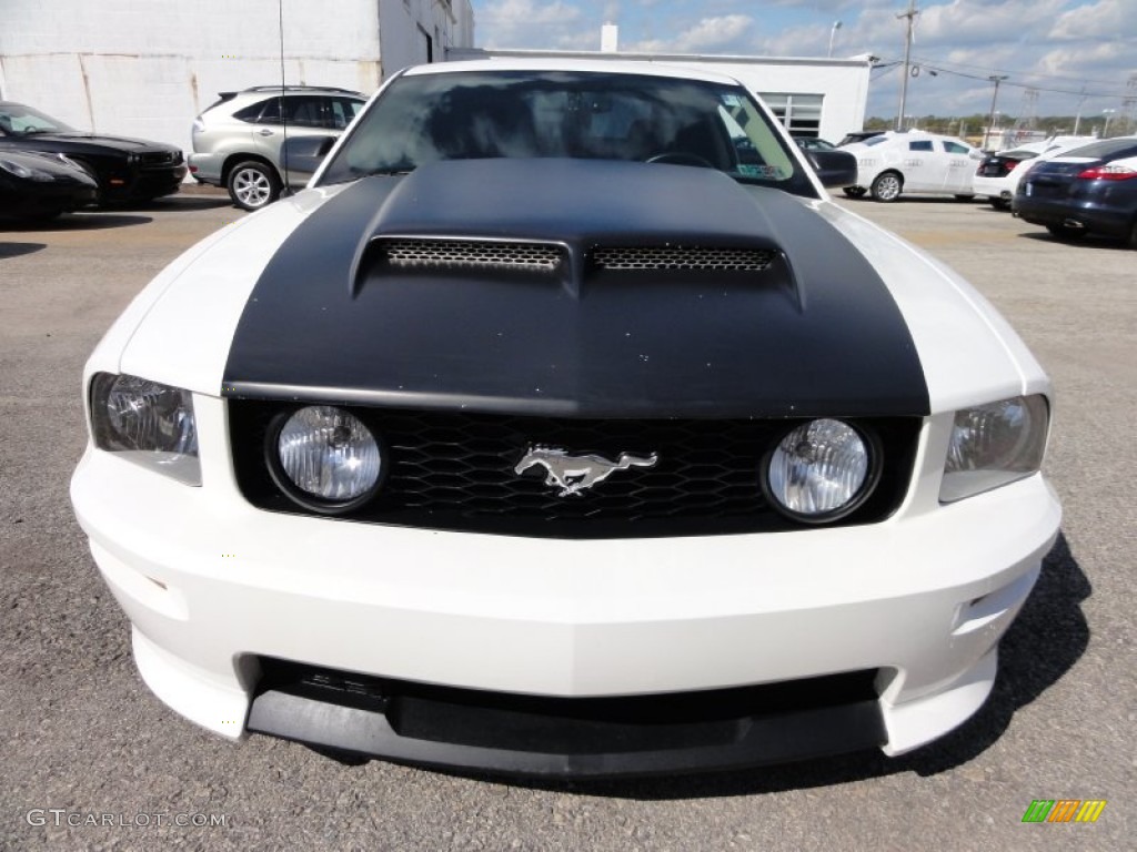 2007 Mustang GT Premium Coupe - Performance White / Black/Parchment photo #3