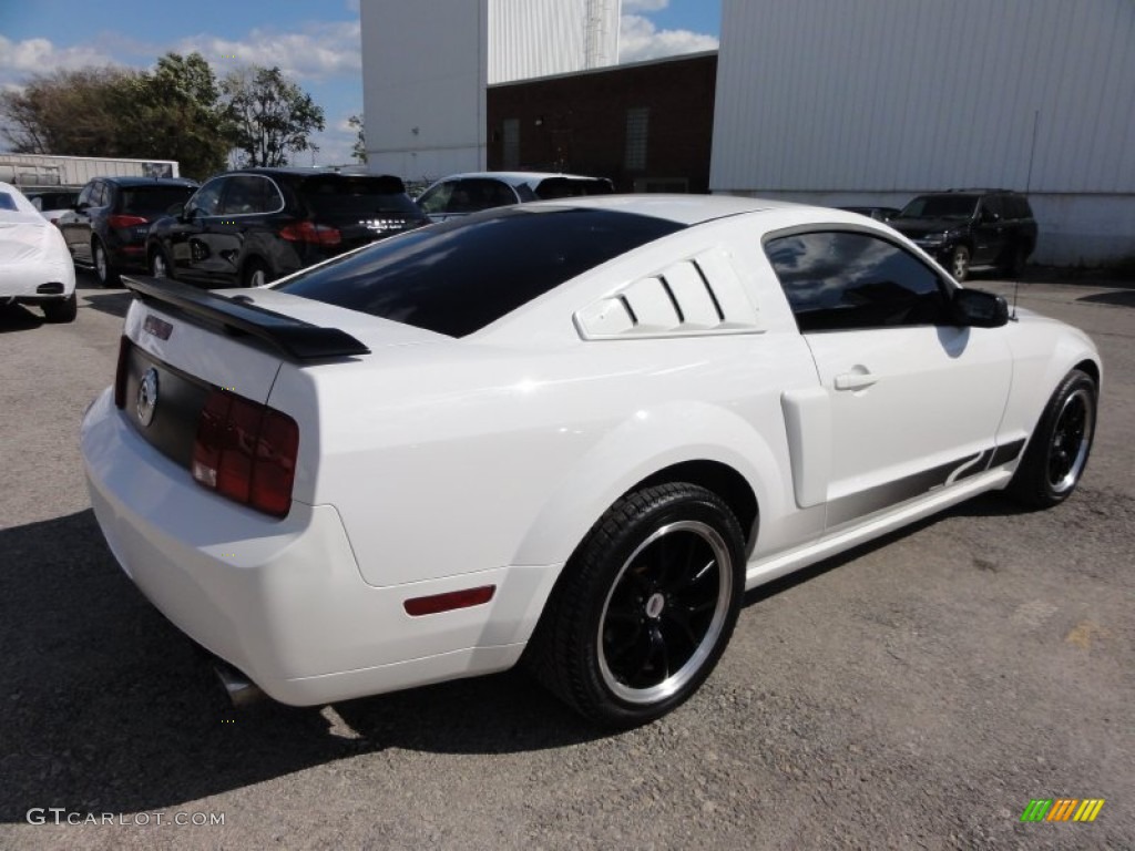 2007 Mustang GT Premium Coupe - Performance White / Black/Parchment photo #8