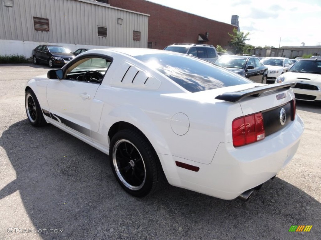 2007 Mustang GT Premium Coupe - Performance White / Black/Parchment photo #10