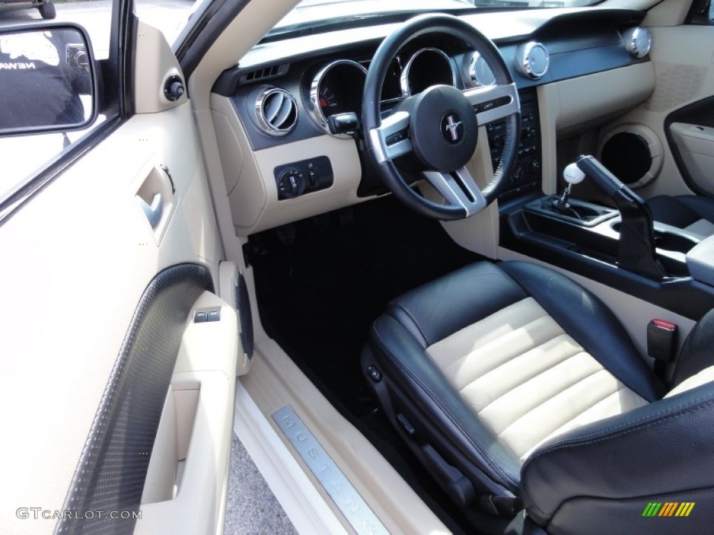 2007 Mustang GT Premium Coupe - Performance White / Black/Parchment photo #14