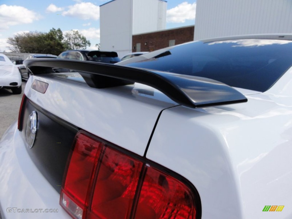 2007 Mustang GT Premium Coupe - Performance White / Black/Parchment photo #27