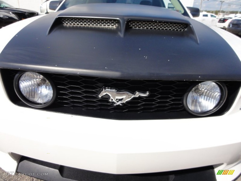 2007 Mustang GT Premium Coupe - Performance White / Black/Parchment photo #33