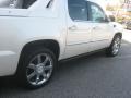 White Diamond - Escalade EXT Premium AWD Photo No. 54