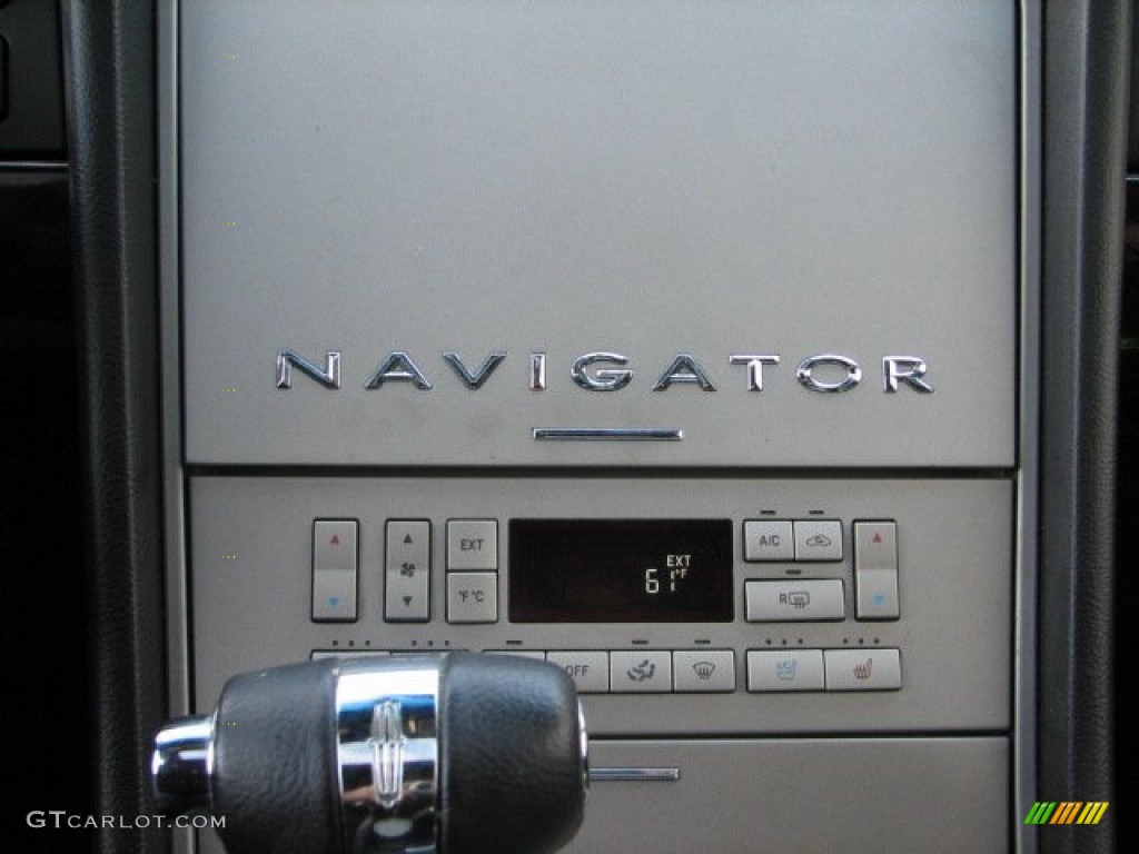2006 Navigator Luxury 4x4 - Silver Birch Metallic / Charcoal Black photo #14