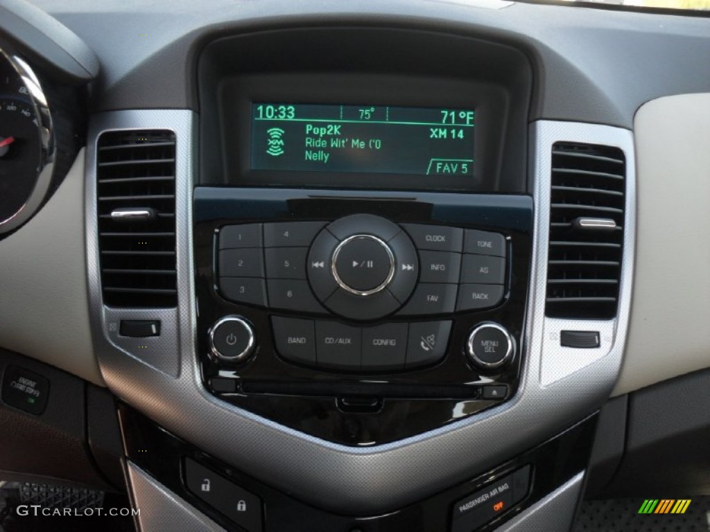 2012 Chevrolet Cruze LTZ Controls Photo #55393419