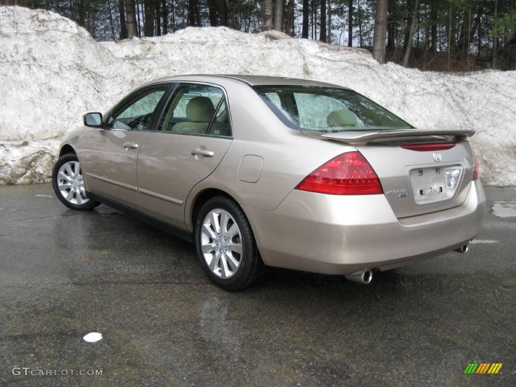2006 Accord LX V6 Sedan - Desert Mist Metallic / Ivory photo #11