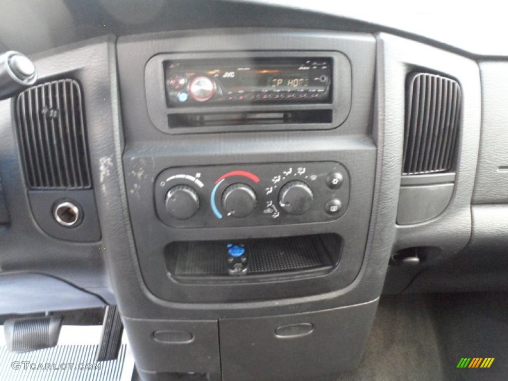 2004 Ram 1500 SLT Quad Cab - Bright Silver Metallic / Dark Slate Gray photo #37