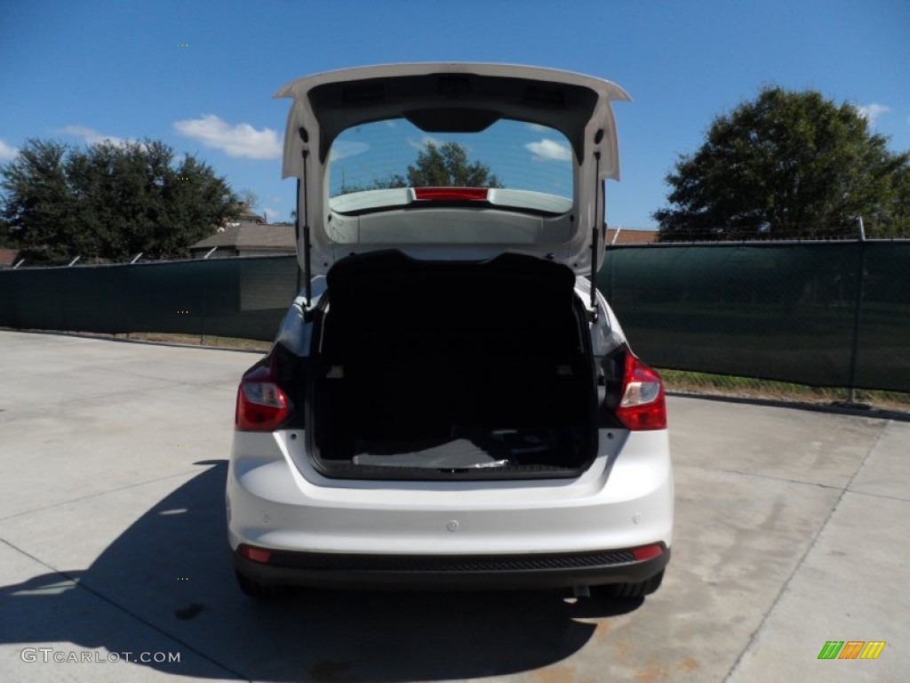 2012 Focus Titanium 5-Door - White Platinum Tricoat Metallic / Arctic White Leather photo #18