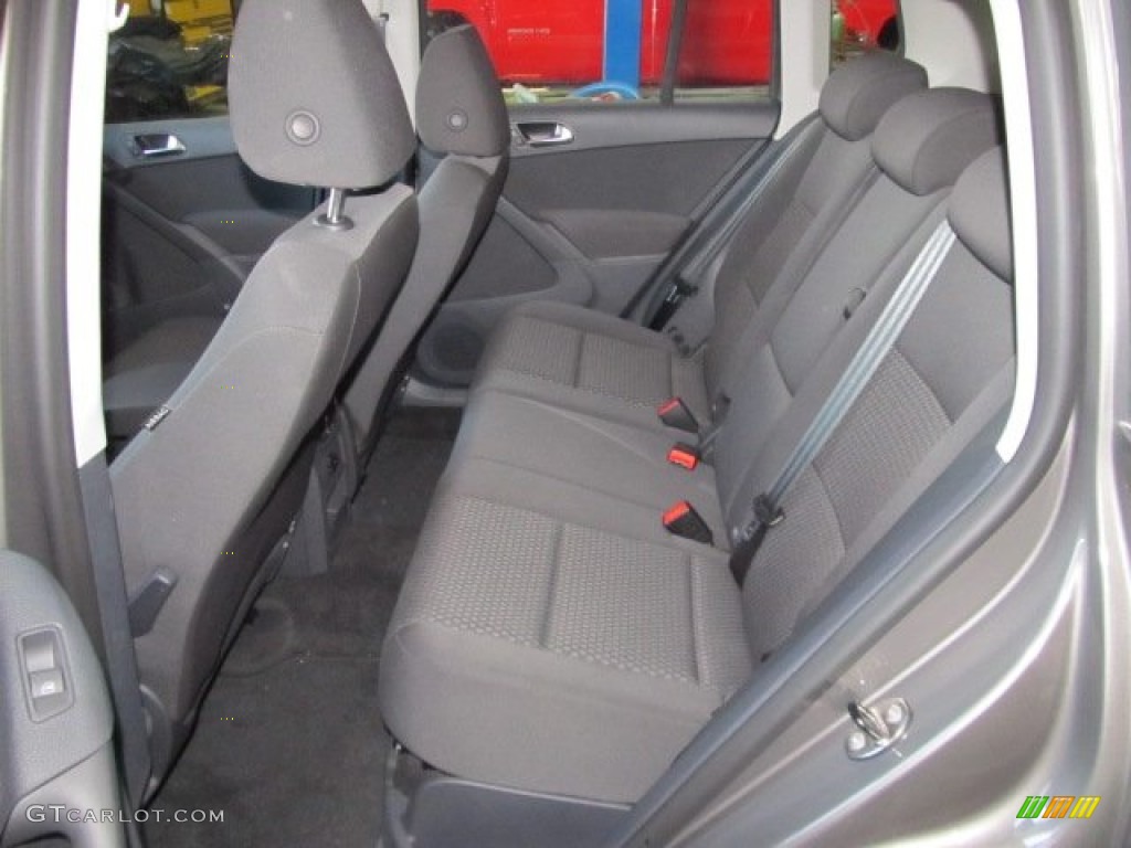 2011 Tiguan S 4Motion - Alpine Gray Metallic / Charcoal photo #21