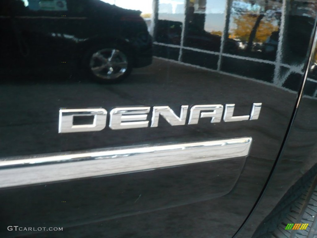 2011 GMC Yukon Hybrid Denali 4x4 Marks and Logos Photos