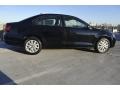 Black - Jetta SE Sedan Photo No. 6