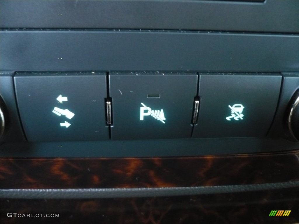 2011 GMC Yukon Hybrid Denali 4x4 Controls Photo #55406871