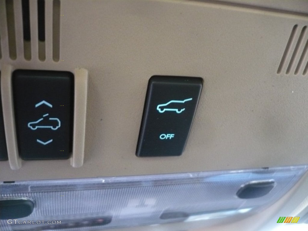 2011 GMC Yukon Hybrid Denali 4x4 Controls Photo #55406889
