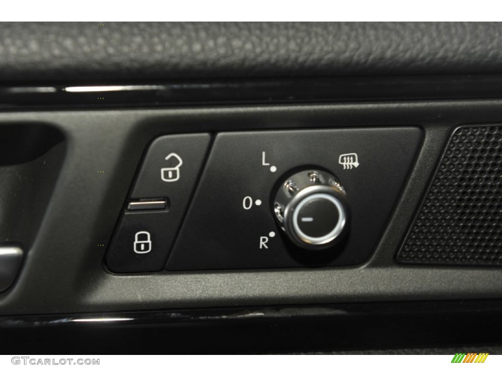 2012 Volkswagen Touareg TDI Sport 4XMotion Controls Photo #55407045