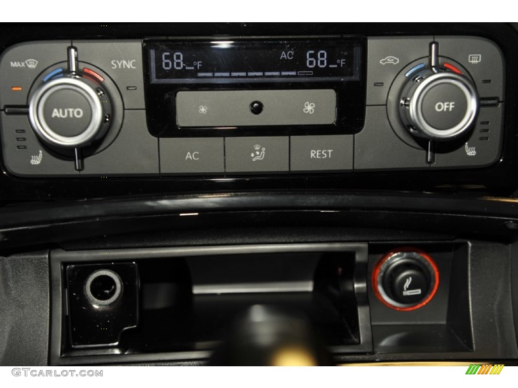 2012 Volkswagen Touareg TDI Sport 4XMotion Controls Photo #55407201