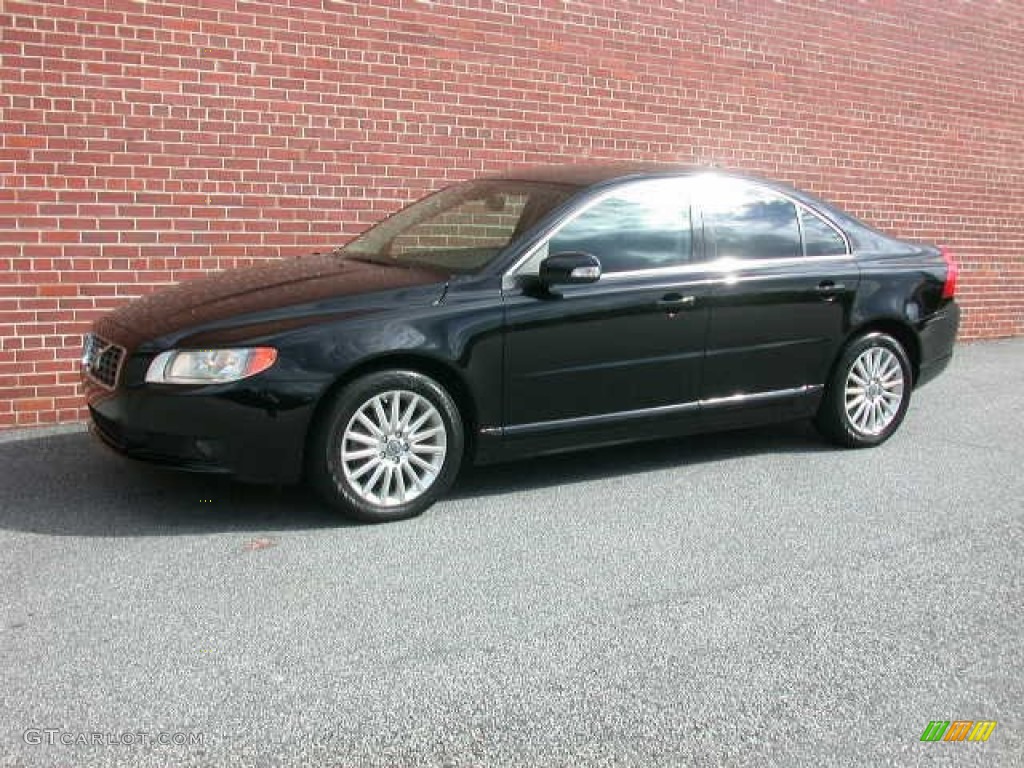 Black Volvo S80