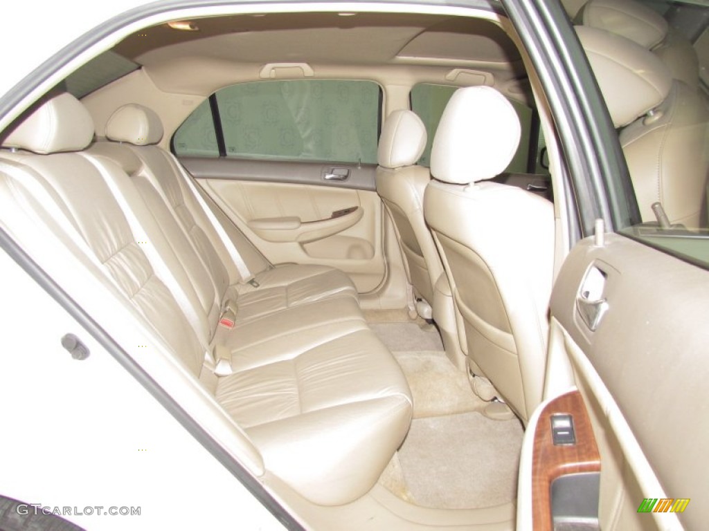 2007 Accord EX-L V6 Sedan - Taffeta White / Ivory photo #10