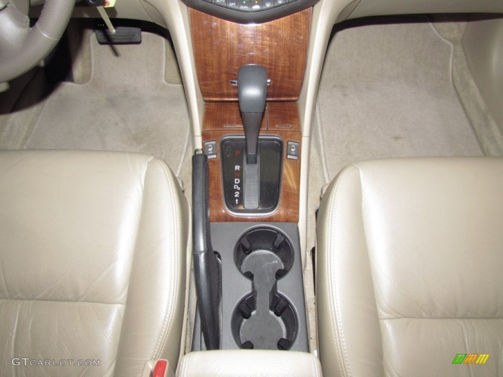 2007 Accord EX-L V6 Sedan - Taffeta White / Ivory photo #17