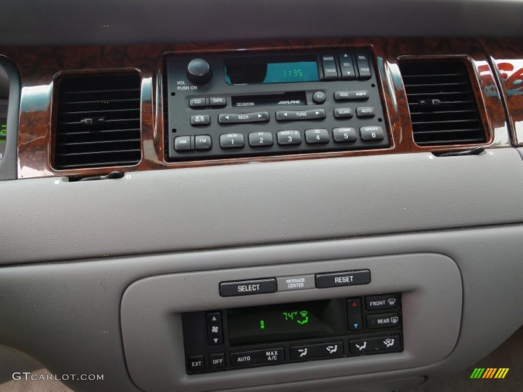 1999 Lincoln Town Car Signature Controls Photo #55410057