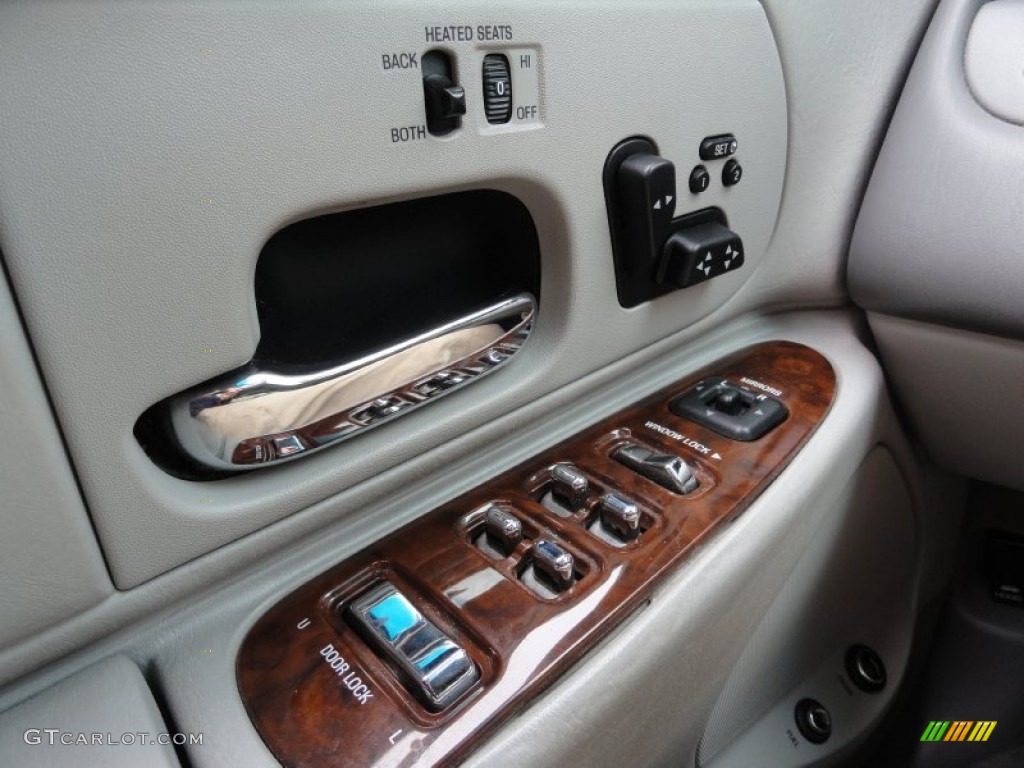 1999 Lincoln Town Car Signature Controls Photo #55410081