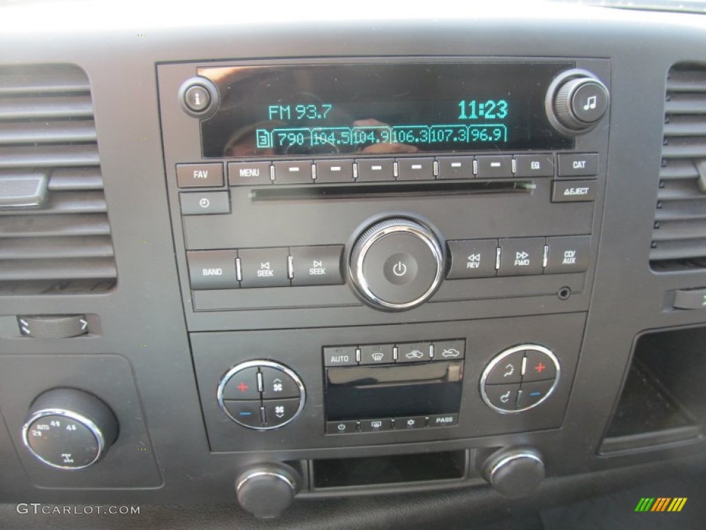 2008 Chevrolet Silverado 1500 LT Extended Cab 4x4 Controls Photo #55410845
