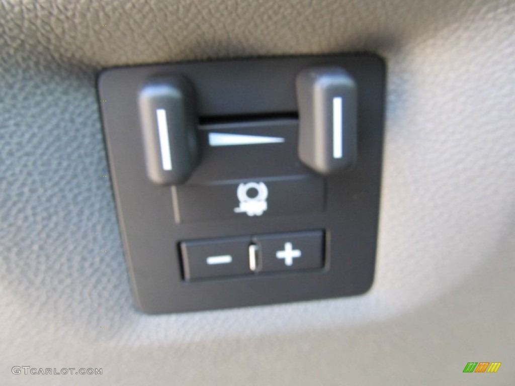 2012 Chevrolet Silverado 3500HD WT Regular Cab Chassis Controls Photo #55411569