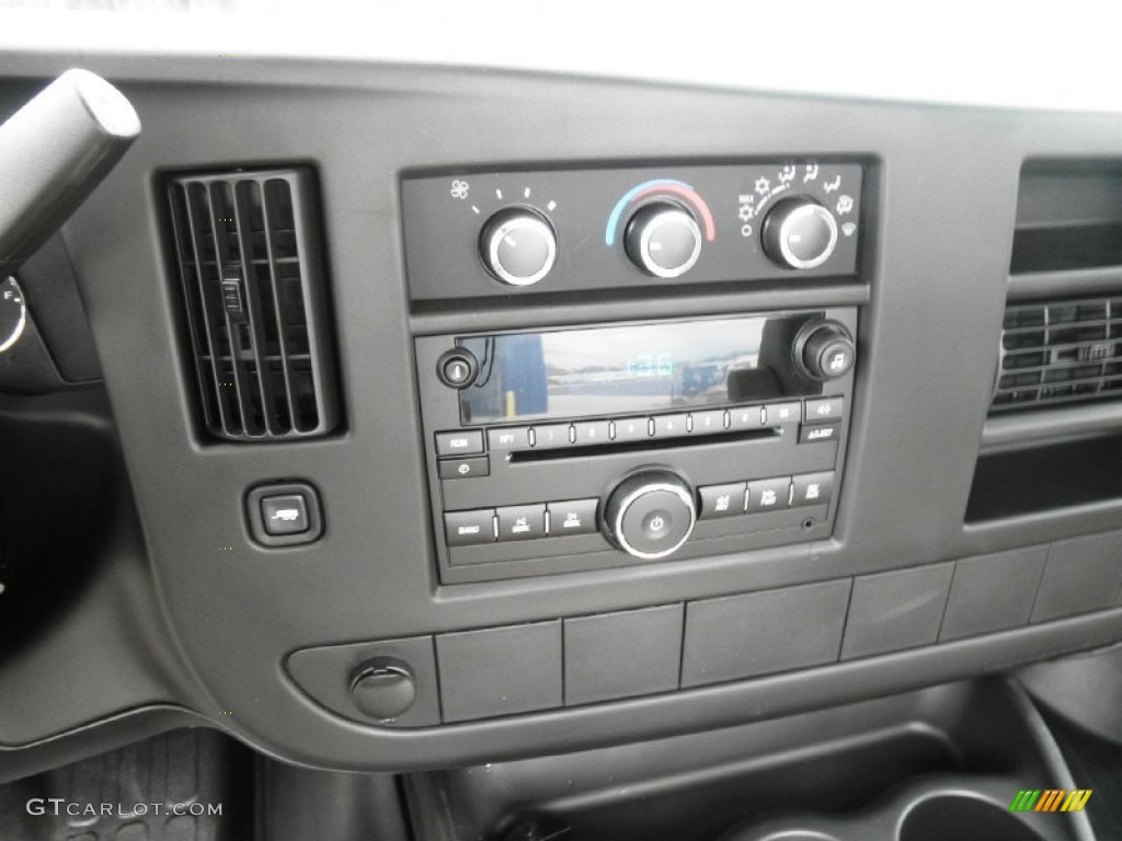 2012 GMC Savana Cutaway 3500 Commercial Utility Truck Controls Photo #55415782
