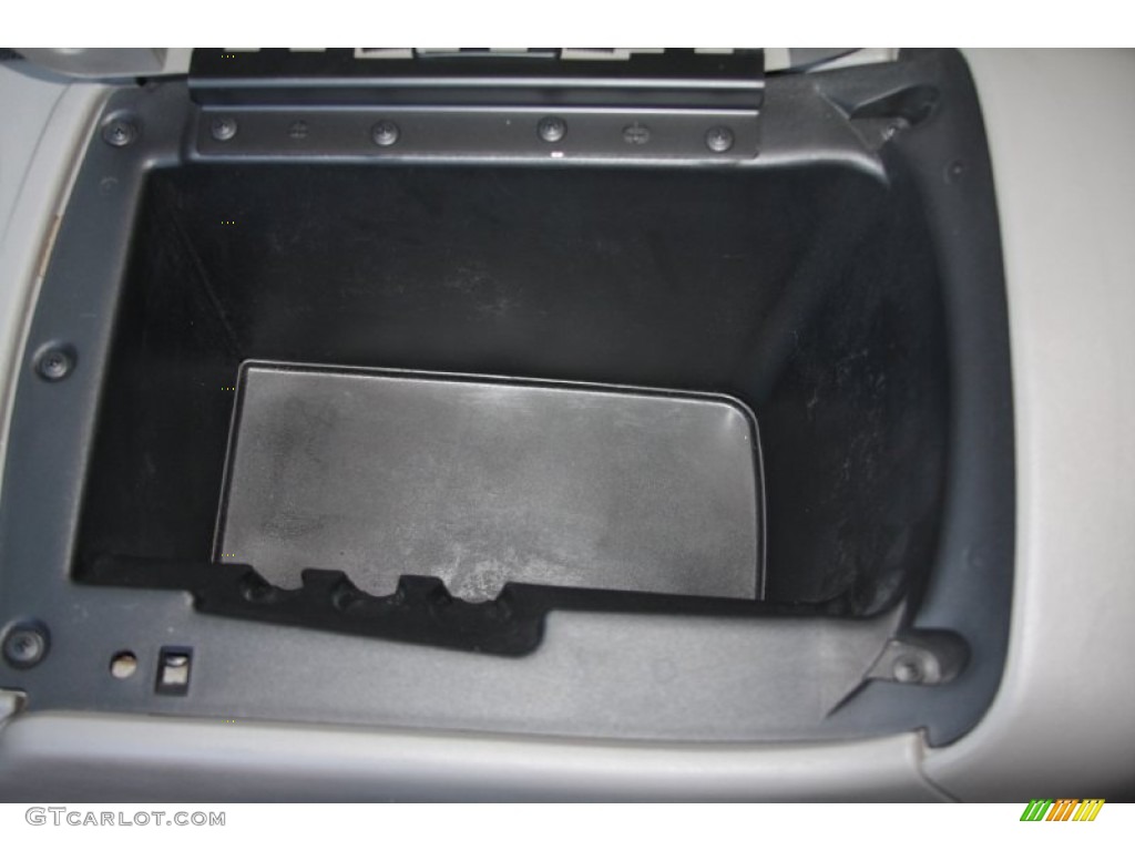 2004 Yukon SLE - Summit White / Pewter/Dark Pewter photo #23