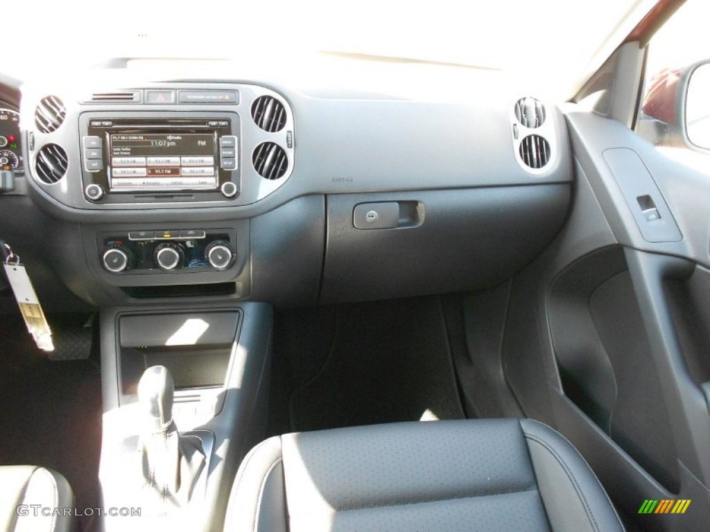 2012 Volkswagen Tiguan SE Black Dashboard Photo #55417350