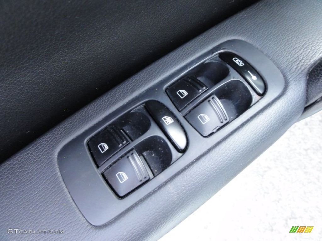 2006 Porsche Cayenne S Controls Photo #55423845
