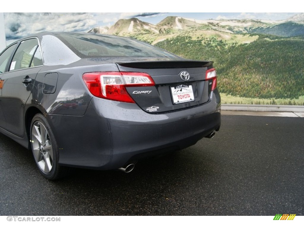 2012 Camry SE V6 - Magnetic Gray Metallic / Black photo #4