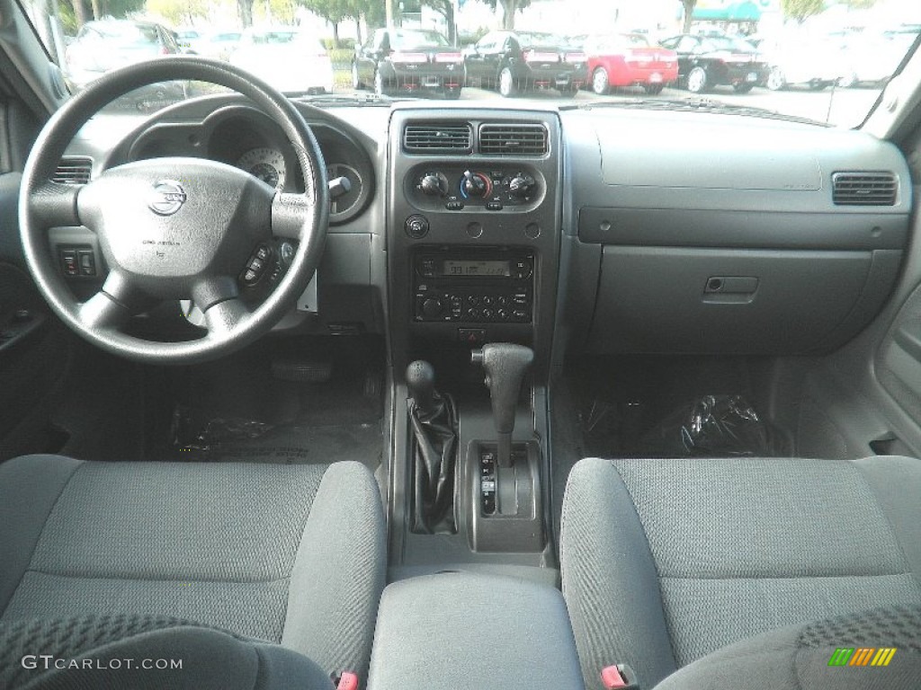 2004 Nissan Frontier SC Crew Cab 4x4 Charcoal Dashboard Photo #55429092