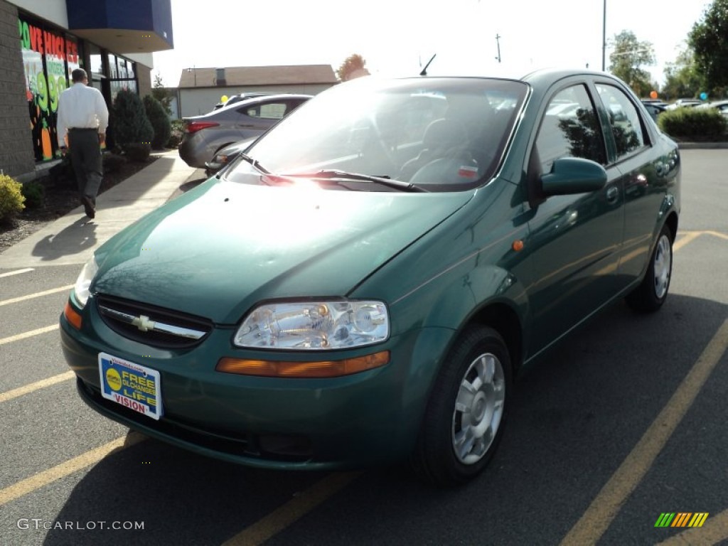 2004 Aveo Special Value Sedan - Modern Green / Gray photo #1