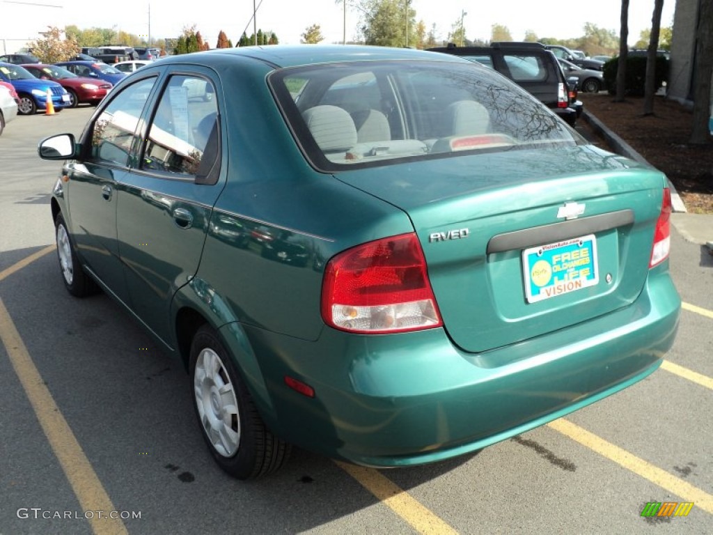 2004 Aveo Special Value Sedan - Modern Green / Gray photo #6