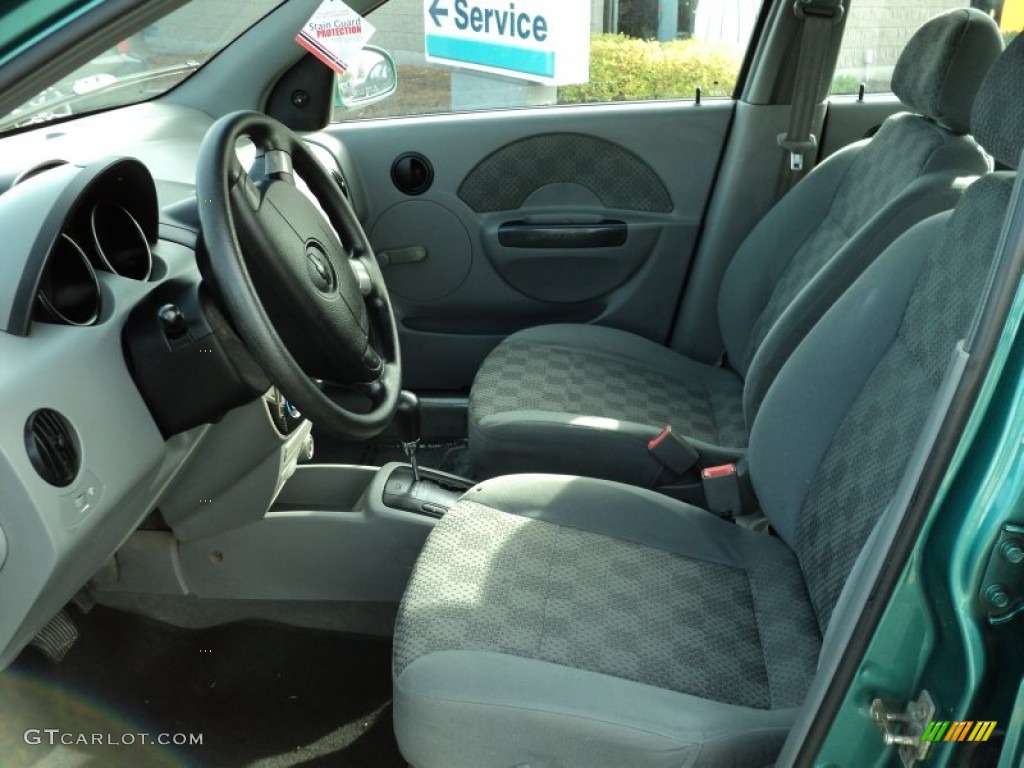 Gray Interior 2004 Chevrolet Aveo Special Value Sedan Photo #55432376